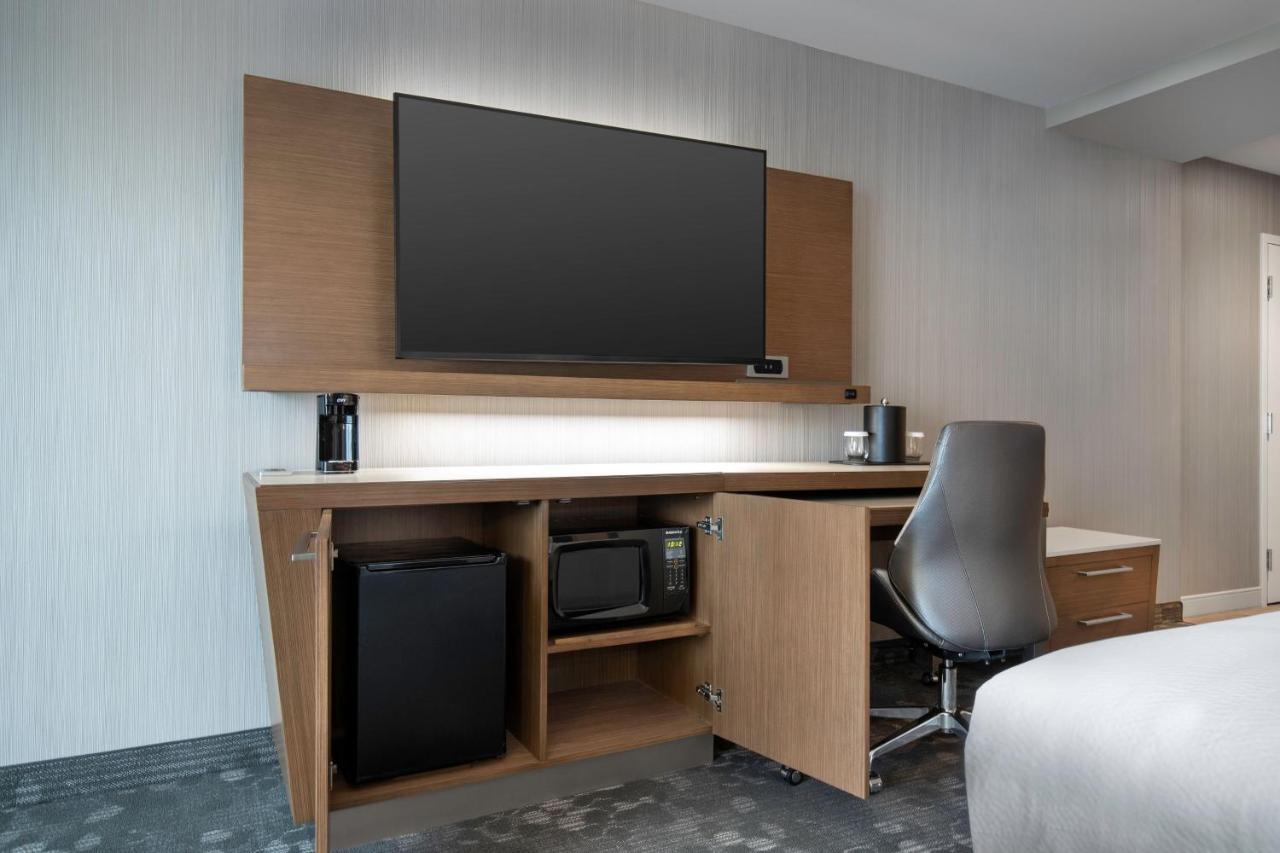 Courtyard By Marriott Nanaimo Hotel Bagian luar foto