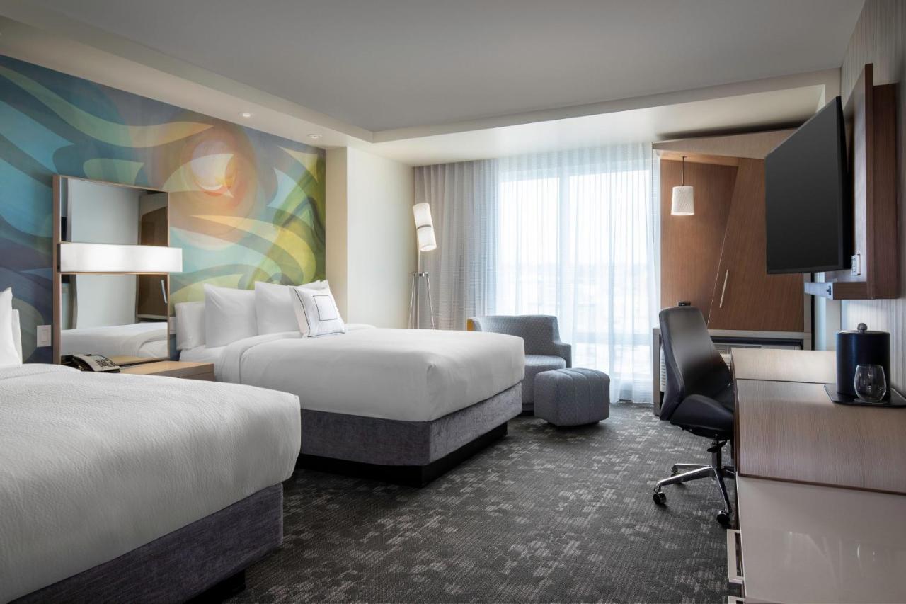 Courtyard By Marriott Nanaimo Hotel Bagian luar foto