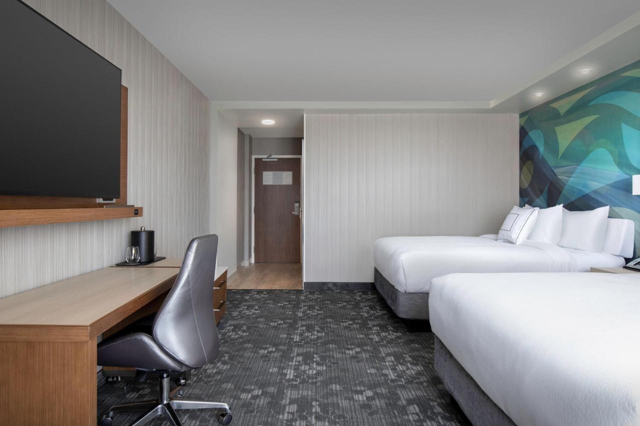 Courtyard By Marriott Nanaimo Hotel Bagian luar foto