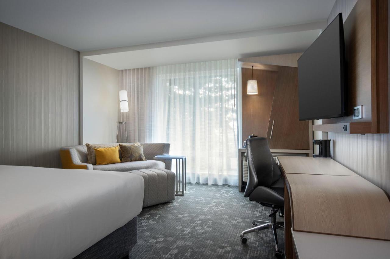 Courtyard By Marriott Nanaimo Hotel Bagian luar foto