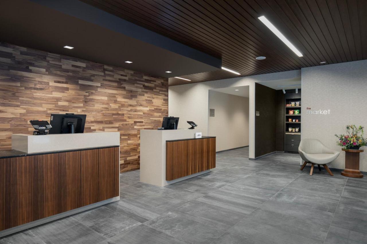 Courtyard By Marriott Nanaimo Hotel Bagian luar foto