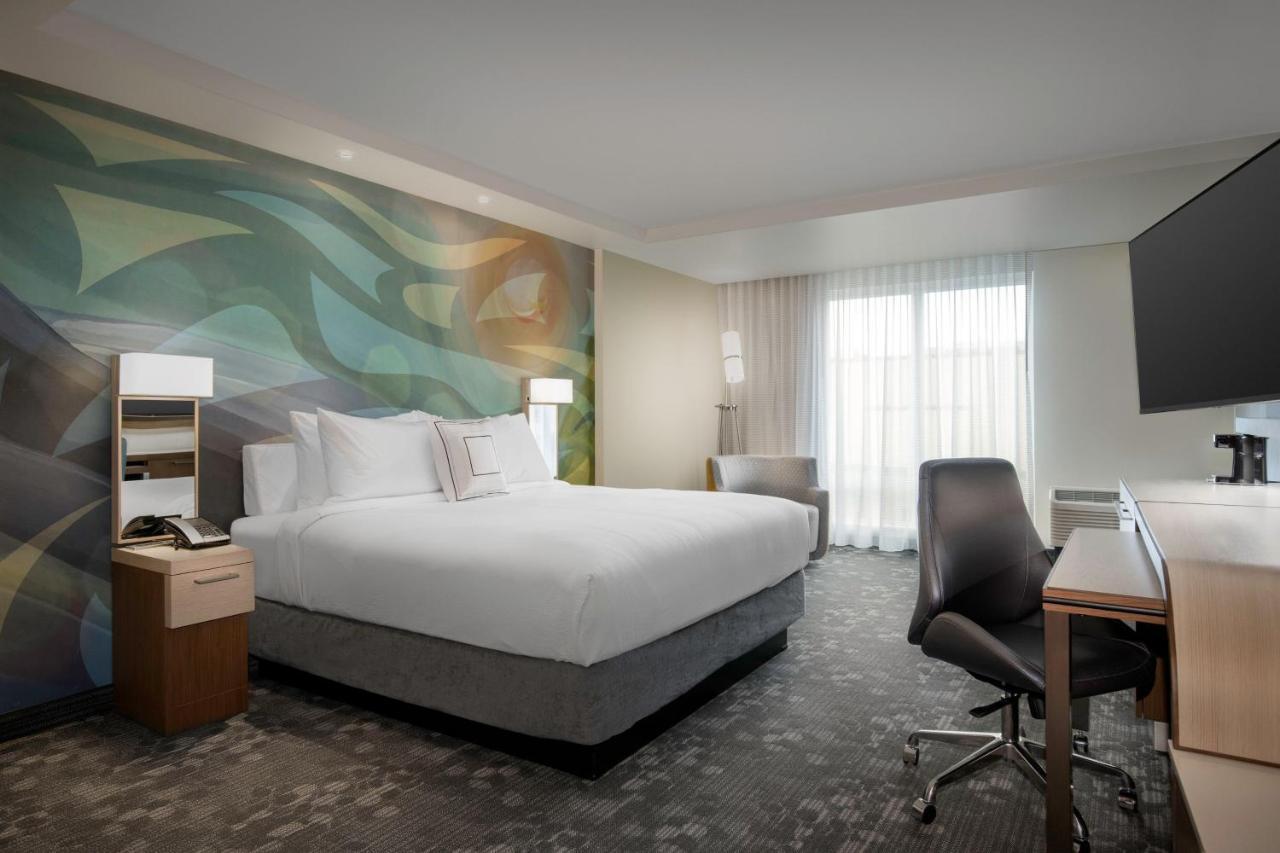 Courtyard By Marriott Nanaimo Hotel Bagian luar foto