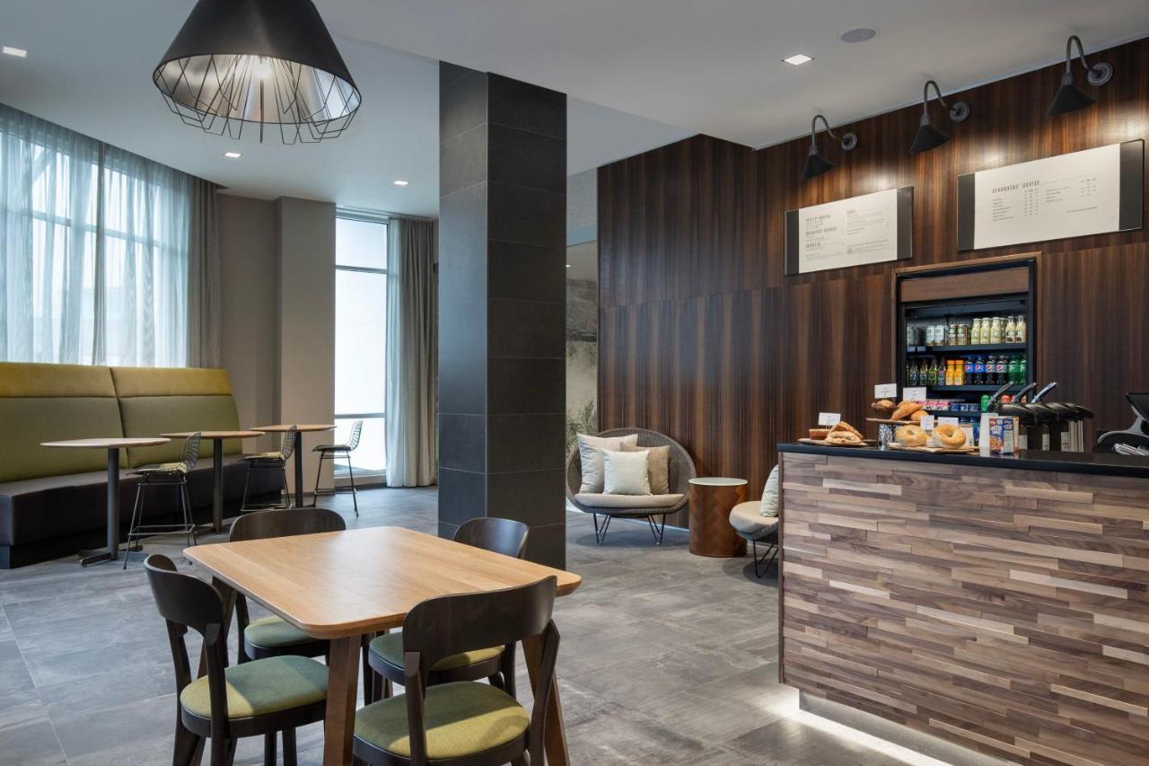 Courtyard By Marriott Nanaimo Hotel Bagian luar foto