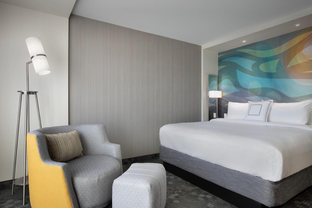 Courtyard By Marriott Nanaimo Hotel Bagian luar foto